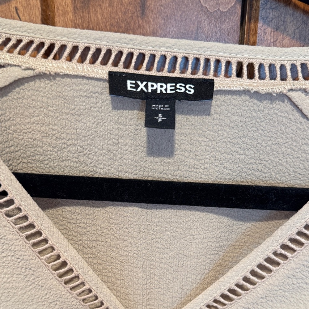 Express Cream V-Neck Blouse with Textured Sleeves - Picture 2 of 6